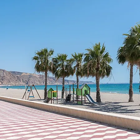 At Oliveros Playa Aguadulce (Almeria)